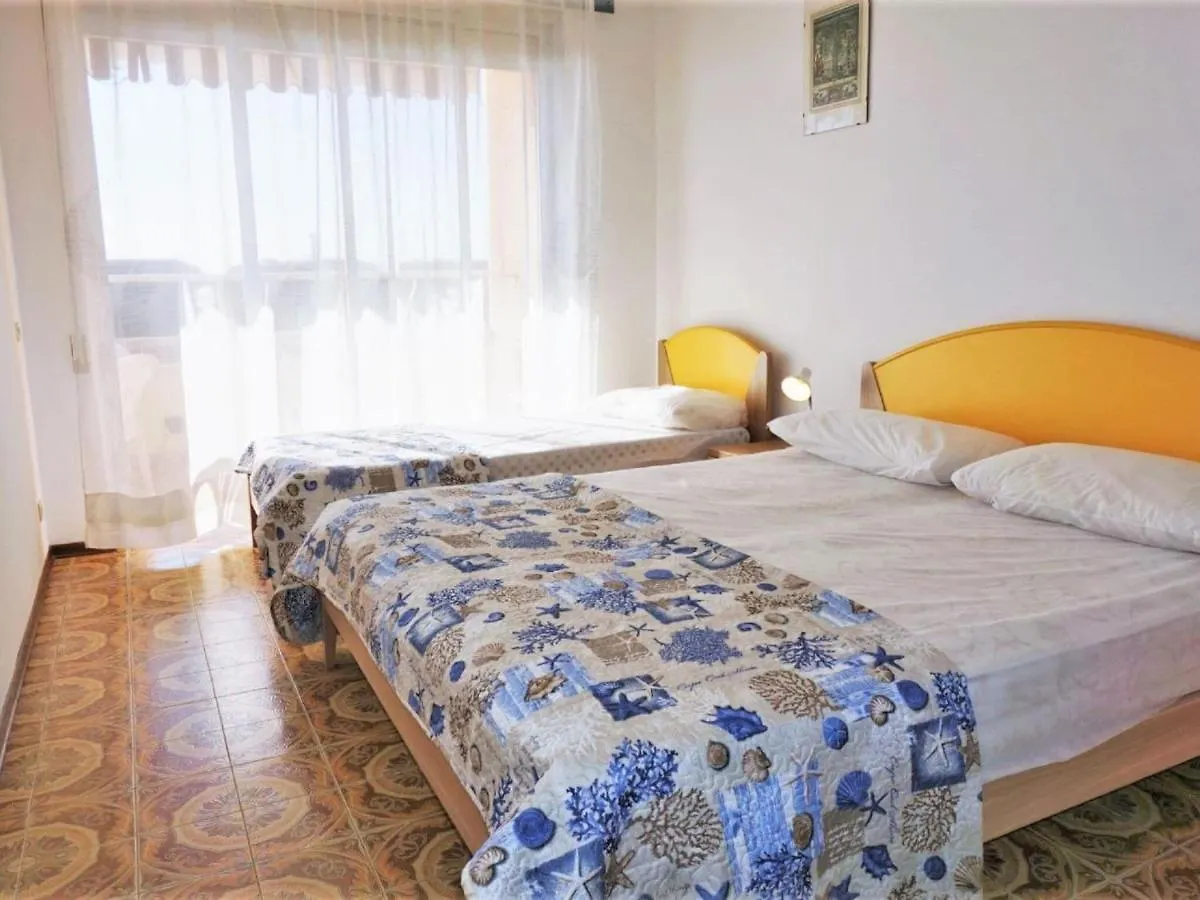 Belvilla By Oyo Snug Apartment With Garden Porto Santa Margherita